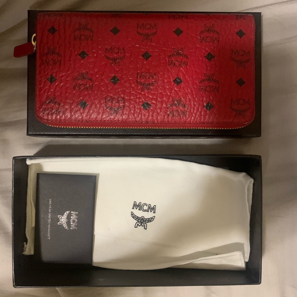 MCM ZIP UP WALLET
